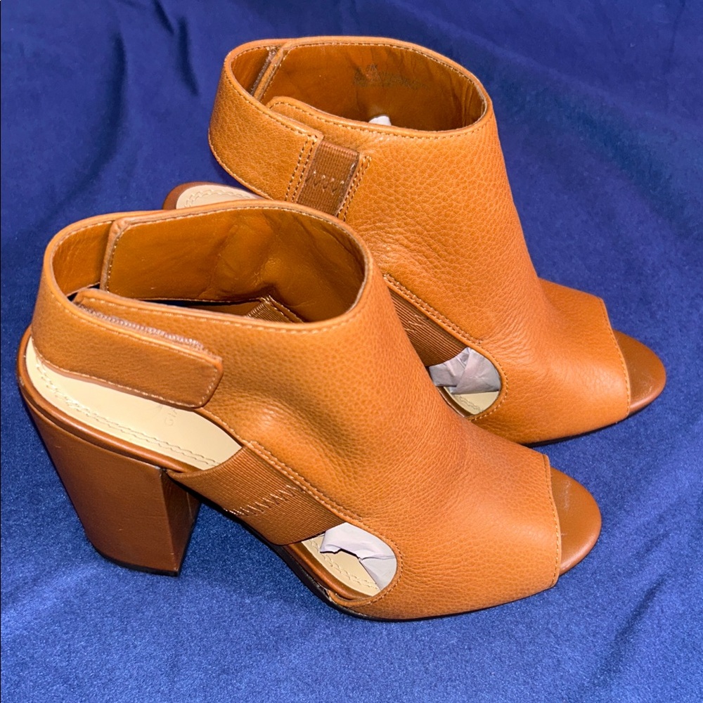 Gianni Bini Tan Peep-Toe Heels